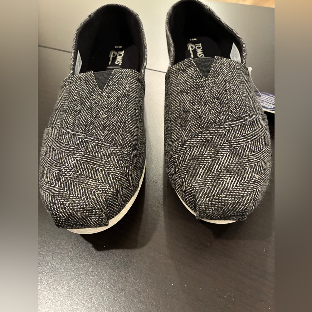 TOMS Women's 12 Black Metallic Herringbone Slip-On Shoes-NIB